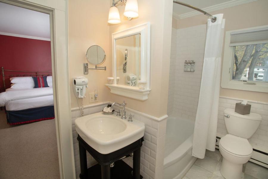 The Dorset Inn Экстерьер фото